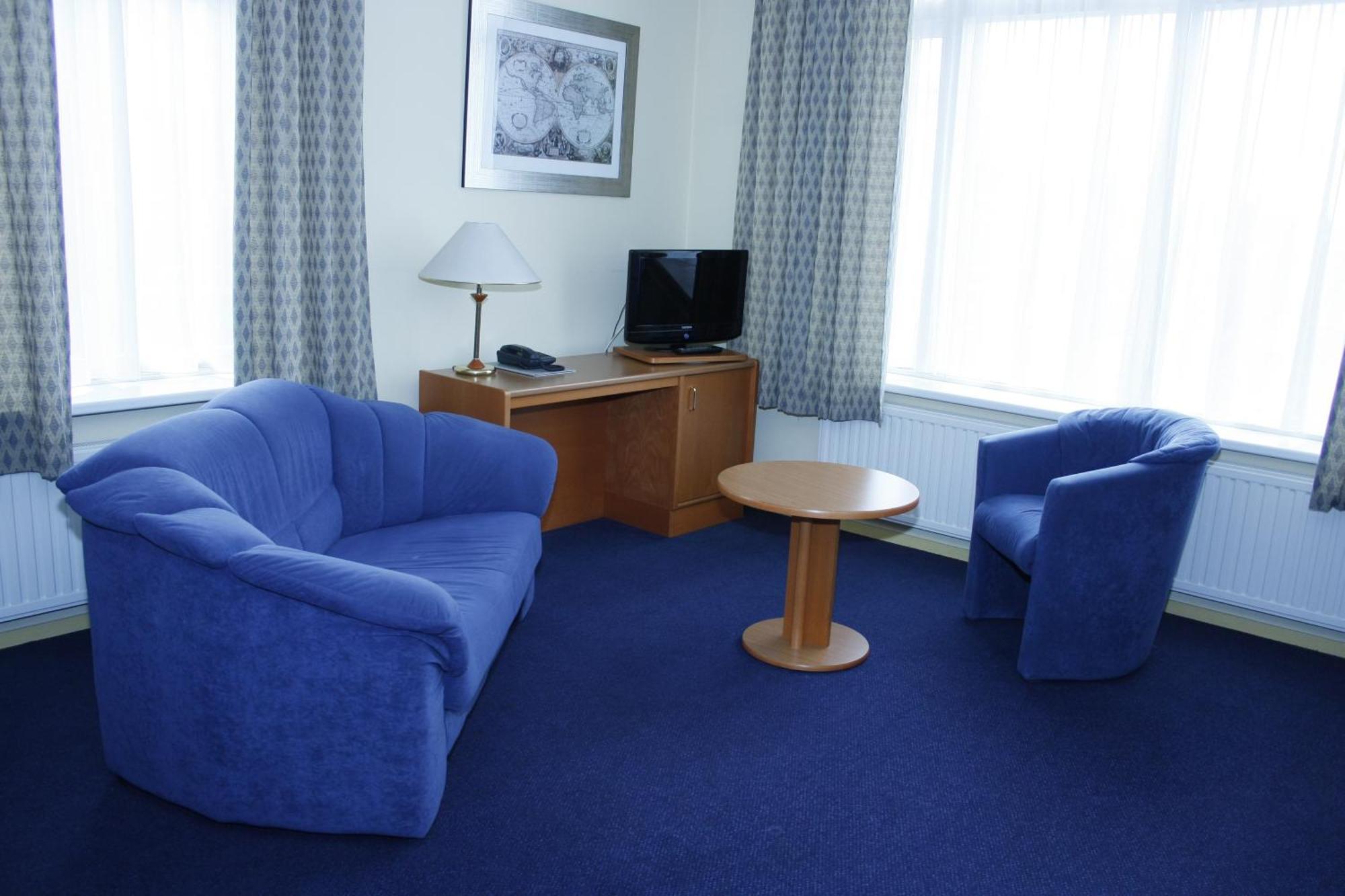 Hotel&Appartementen Royal Sas van Gent Bagian luar foto