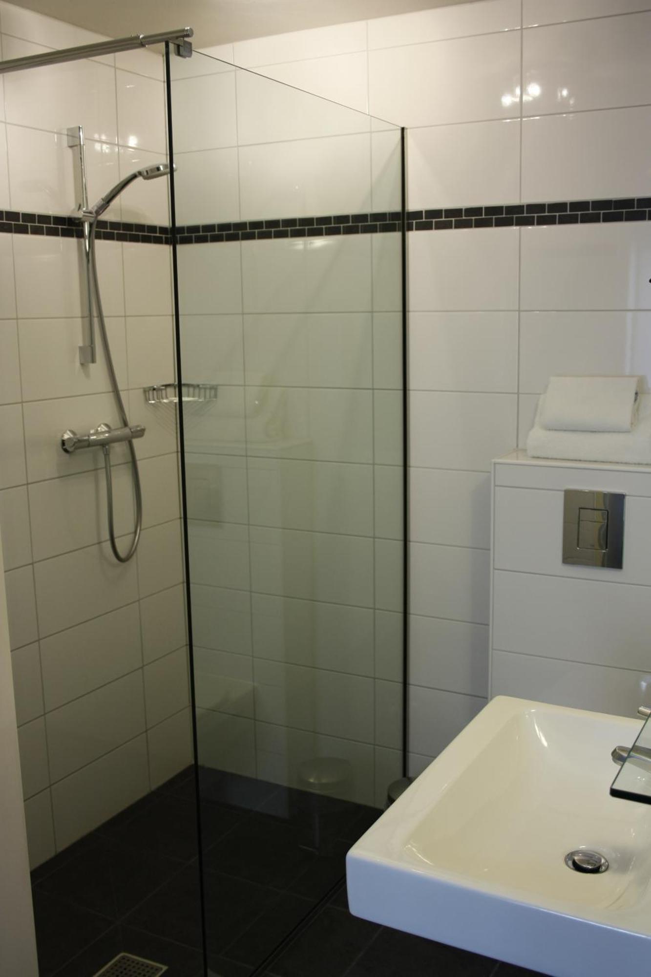 Hotel&Appartementen Royal Sas van Gent Bagian luar foto