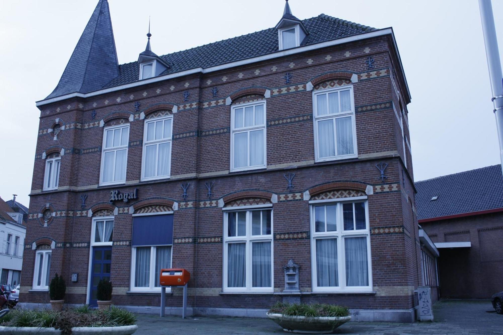 Hotel&Appartementen Royal Sas van Gent Bagian luar foto