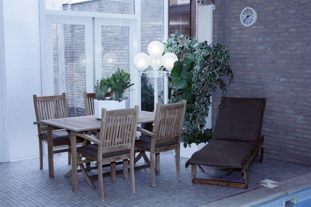 Hotel&Appartementen Royal Sas van Gent Bagian luar foto